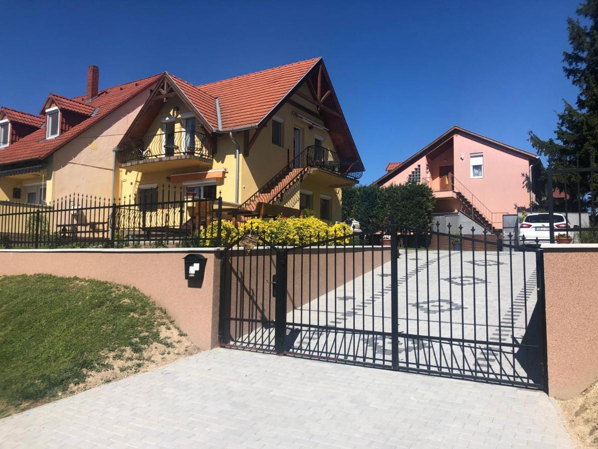 Apartmán Laura-Haus Vonyarcvashegy Exteriér fotografie